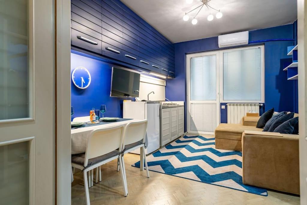 Modern - Central Apartment Bukarest Kültér fotó